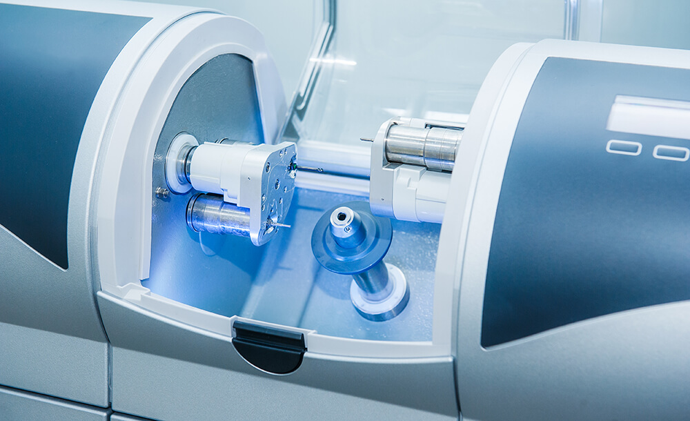 Close up image of a machine used for prosthesis and crowns milling